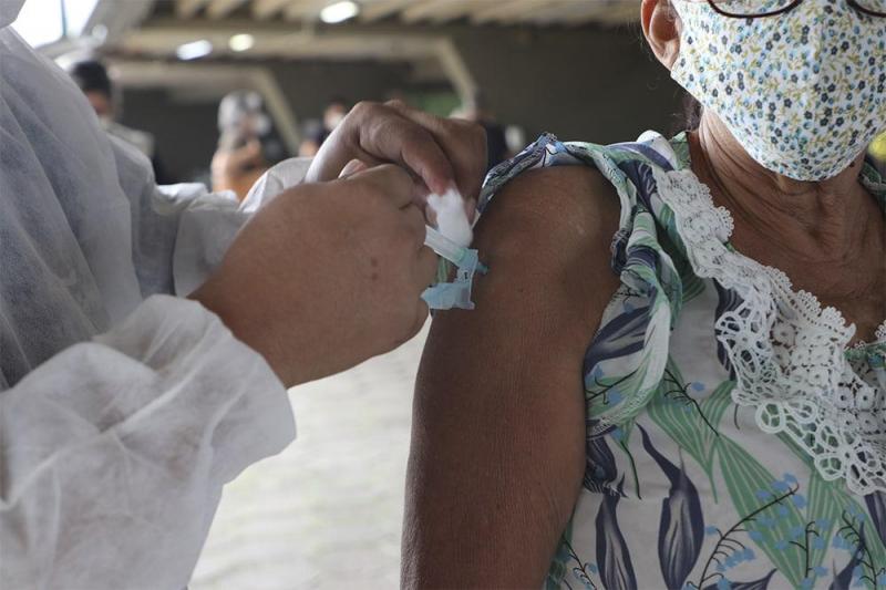 Consolidado diário informa a aplicação de 900.305 doses de vacina contra Covid-19 até esta segunda-feira (03/05)