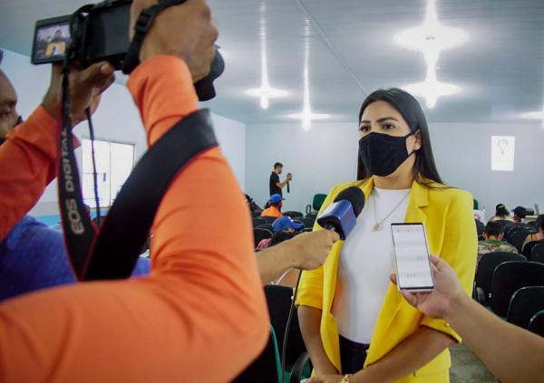 Mayra Dias destaca associações que atendem famílias em situação de vulnerabilidade 