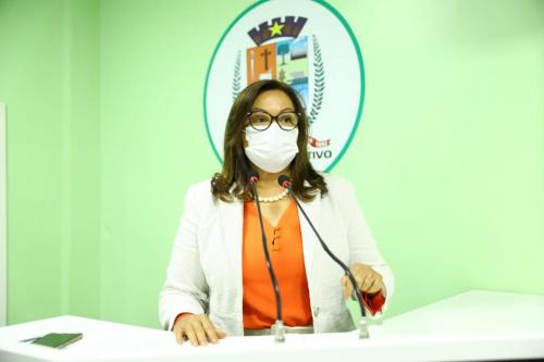 Márcia Baranda coloca seu mandato a disposição da rede de proteção sexual em Parintins 