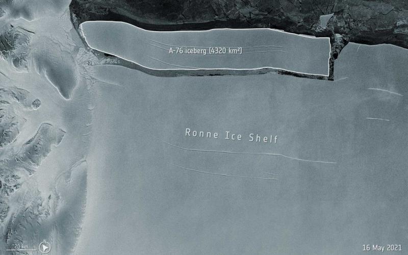 Iceberg que tem 3 vezes o tamanho da cidade de SP se separa na Antártica, está à deriva e se torna o maior do mundo