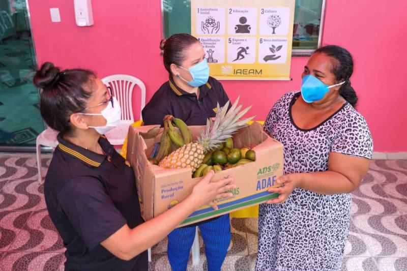Governo do Estado beneficia famílias com doações de frutas em ação emergencial da Seas e ADS, no bairro Lírio do Vale