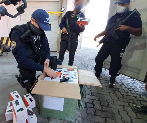 Receita Federal apreende 45 containers com valor de R$ 50 milhões 