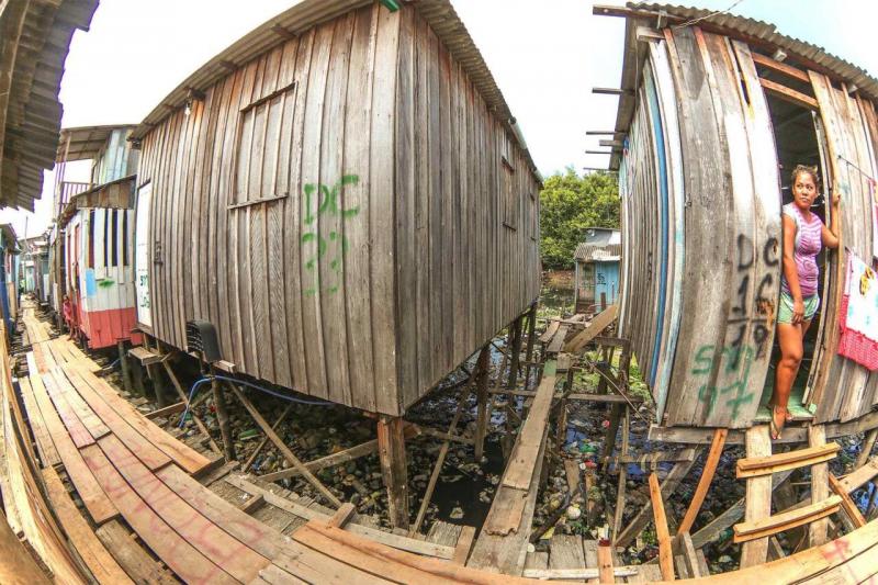 Mais de 4.800 pessoas já foram retiradas de áreas alagadas em Manaus no  Amazonas 