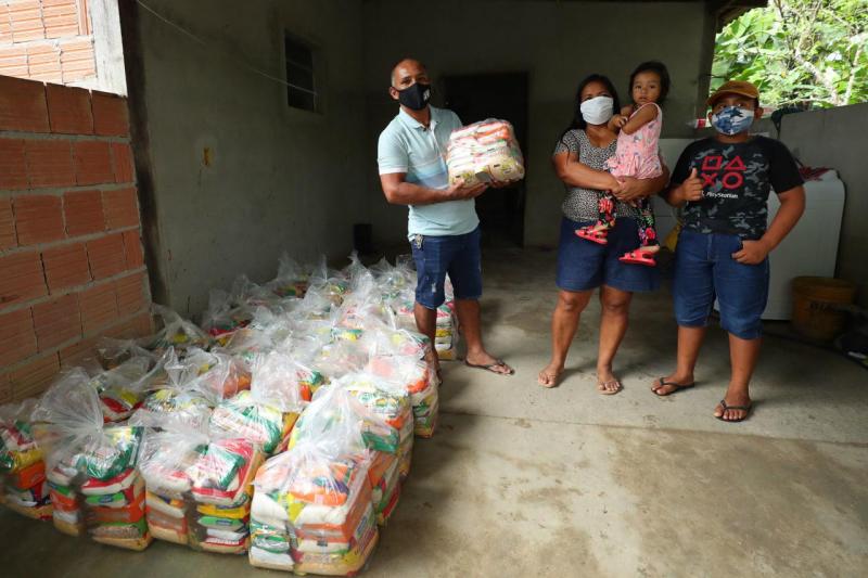 Governo do Amazonas realiza entrega de 215 cestas básicas para comunidades indígenas