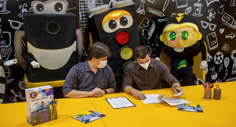 Governo do Amazonas lança Escola Pública de Trânsito, em parceria do Detran-AM com Secretaria de Educação Governo do Amazonas lança Escola Pública de Trânsito, em parceria do Detran-AM com Secretaria de Educação