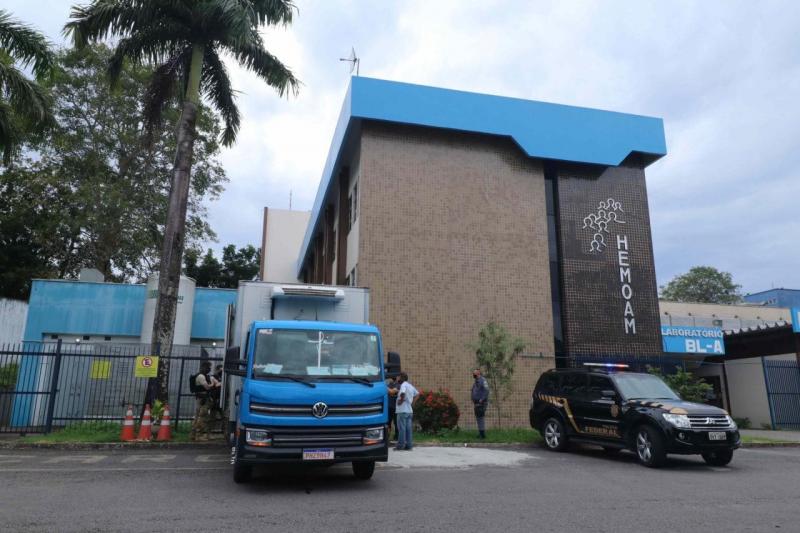 Remessa com 9.360 doses de vacinas Pfizer é entregue ao Governo do Amazonas Remessa com 9.360 doses de vacinas Pfizer é entregue ao Governo do Amazonas