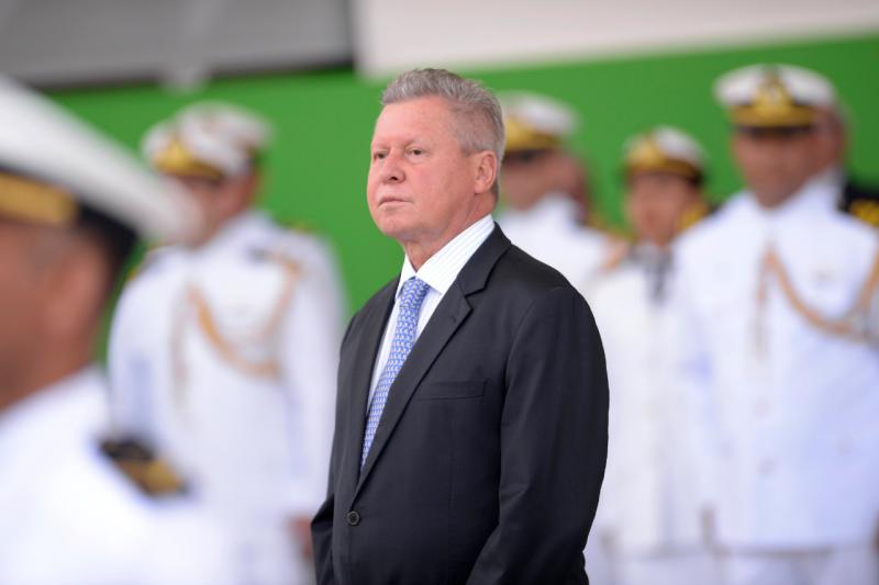 Democracia e Hierarquia Militar