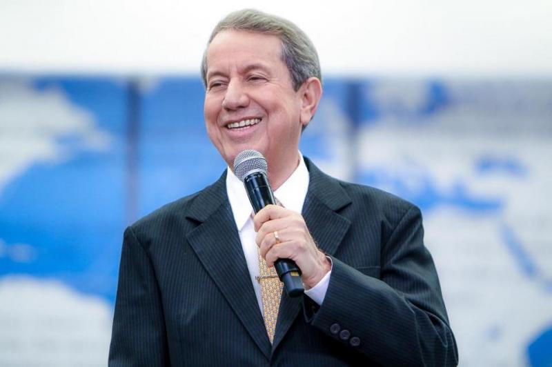 Missionário R.R. Soares está internado com Covid-19