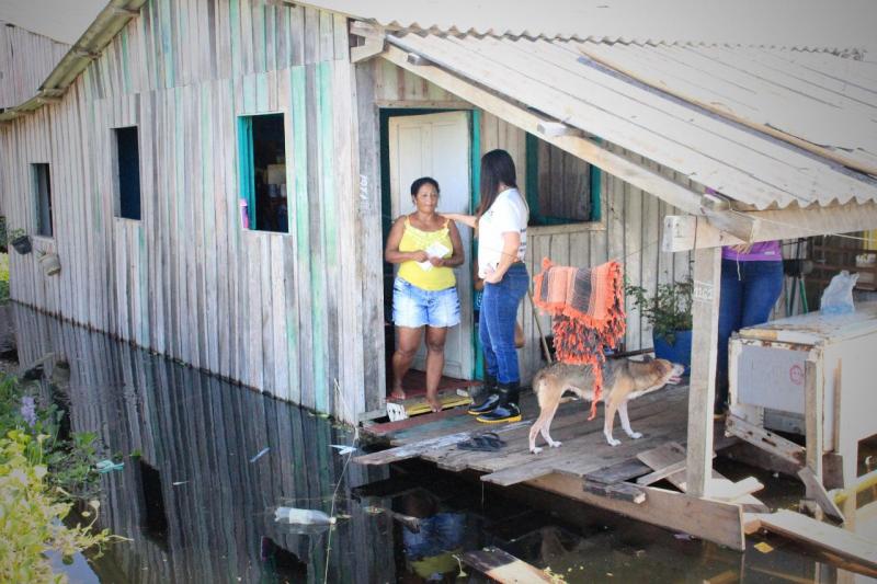 Governo do Amazonas inicia entregas dos cartões do Auxílio Estadual Enchente em Manacapuru