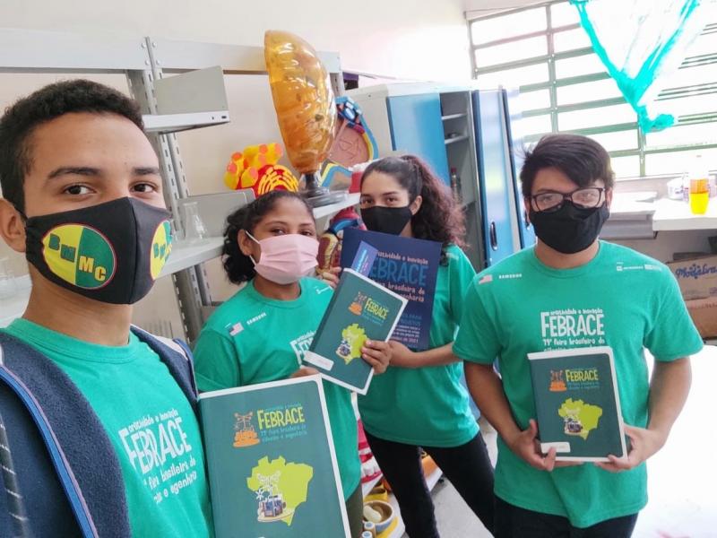 Com apoio do Governo do Amazonas, estudantes de Codajás recebem Prêmio Abric de Incentivo à Ciência
