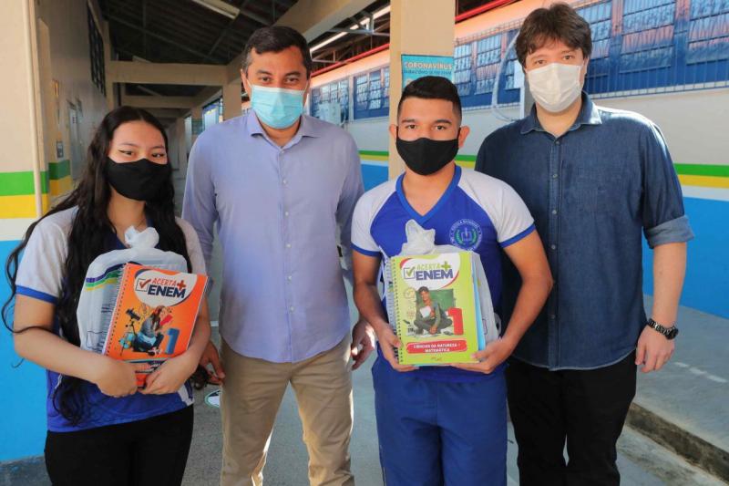 Wilson Lima cria programa ‘Dignidade Menstrual’, para distribuir absorventes higiênicos nas escolas públicas