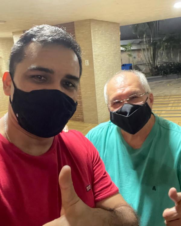 Israel Paulain encontra ex-prefeito e ex-deputado Raimundo Reis 