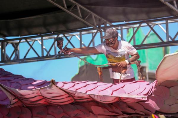 Live Parintins 2021 movimenta economia do município e gera renda para trabalhadores dos bois