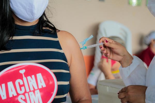 Parintins não aplicou doses vencidas de vacina contra Covid-19, diz nota da SEMSA