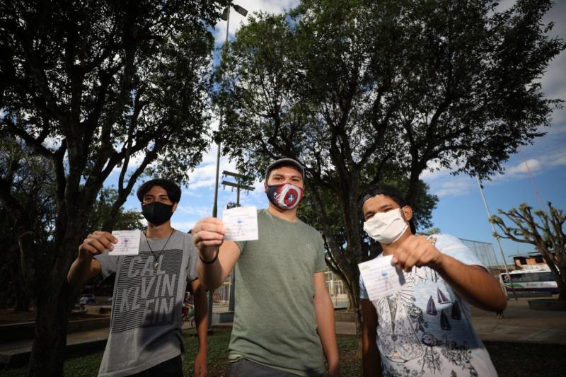 Vacina Amazonas em Iranduba inicia com aprovação da população nos quatro pontos de imunização Vacina Amazonas em Iranduba inicia com aprovação da população nos quatro pontos de imunização