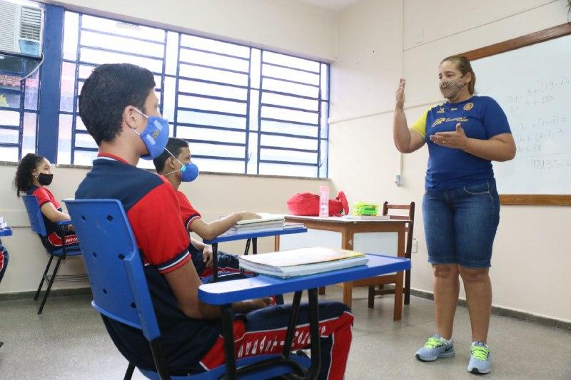 Secretaria de Educação convoca 78 candidatos aprovados no PSS para atuação em Manaus e no interior