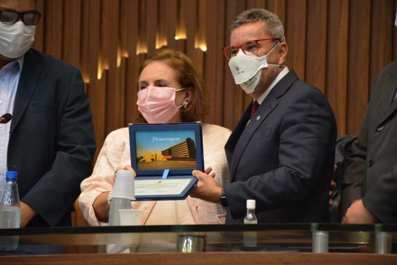 Aleam realiza homenagem pelos 20 anos de atuação da UEA na educação do Amazonas Aleam realiza homenagem pelos 20 anos de atuação da UEA na educação do Amazonas