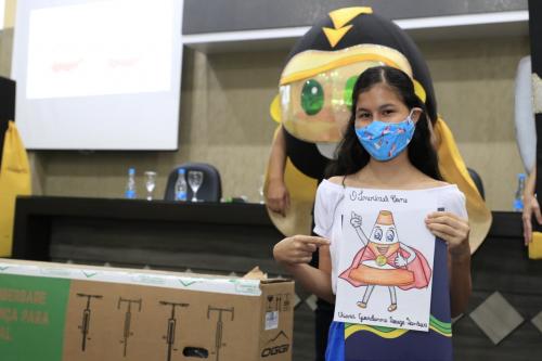 Parintinense de 14 anos ganha concurso cultural do Detran Amazonas 