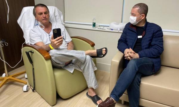 Bolsonaro pode sair neste domingo do Hospital, diz médico do presidente Bolsonaro pode sair neste domingo do Hospital, diz médico do presidente