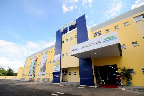 Professor revela que dois alunos do CETI estão de COVID-19, deixa educadores apavorados, aulas são suspensas