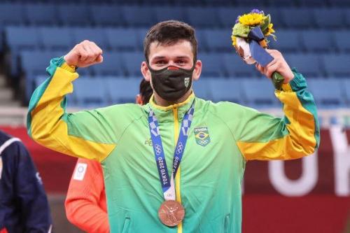 Judoca Daniel Cargnin conquista o bronze no peso meio-leve em Tóquio 2020 