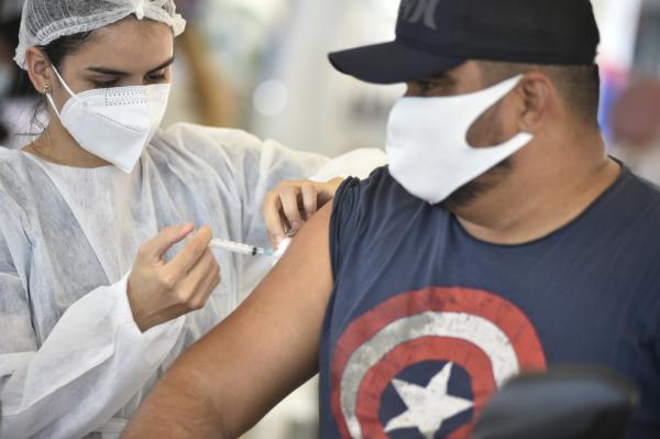 Amazonas aplicou 2.514.608 doses de vacina contra Covid-19 Domingo (25/07)