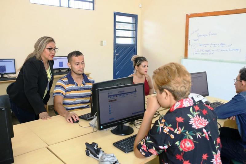 Secretaria de Educação abre período de matrículas para novos alunos da EJA