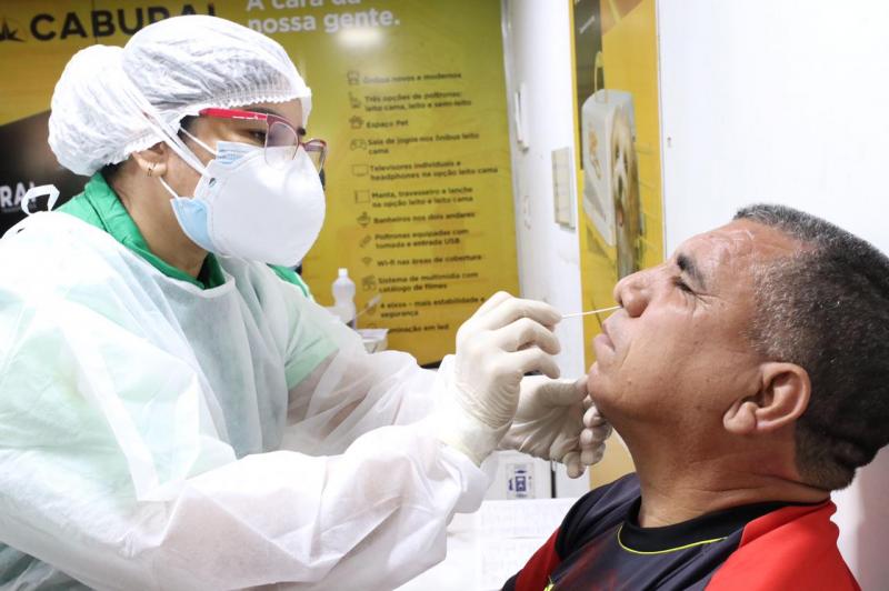 Vigilância Ativa já realizou 8,9 mil testes de Covid-19 em passageiros desembarcados em Manaus