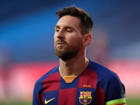 Barcelona anuncia saída de Lionel Messi