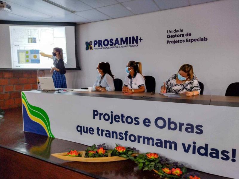 Prosamin+ consulta moradores do Residencial Gilberto Mestrinho sobre construção de áreas de lazer