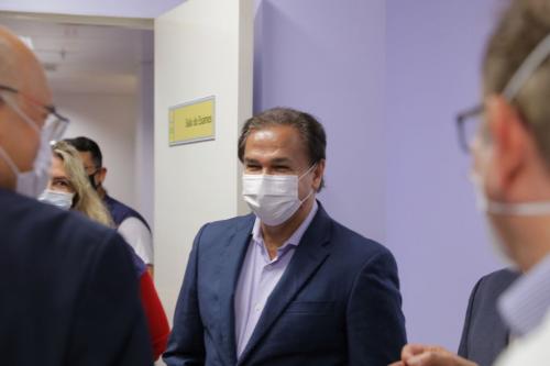 Secretário de Saúde do Amazonas acompanha visita do Ministro da Educação ao HUGV