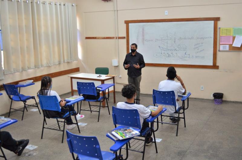 PSS: Secretaria de Educação convoca 122 profissionais, para atuação em Manaus e no interior