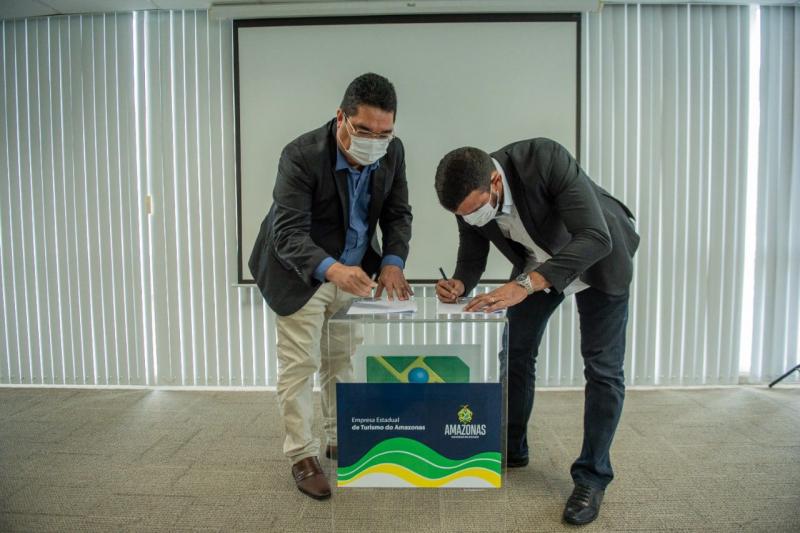 Amazonastur e Cetam firmam parceria para ofertar 6.150 vagas em cursos gratuitos para profissionais de turismo do AM