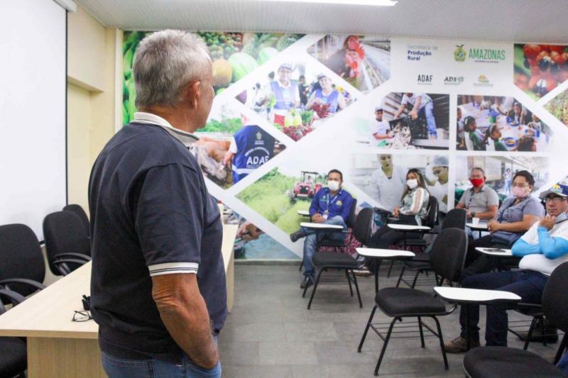 Governo do Estado investe na cadeia produtiva do cacau e inicia capacitação de técnicos para fortalecer o setor