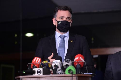 Pacheco rejeita pedido de Bolsonaro por impeachment de Moraes  
