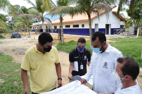 Obra do CAPS AD de Parintins entra na reta final, diz prefeito Bi Garcia 