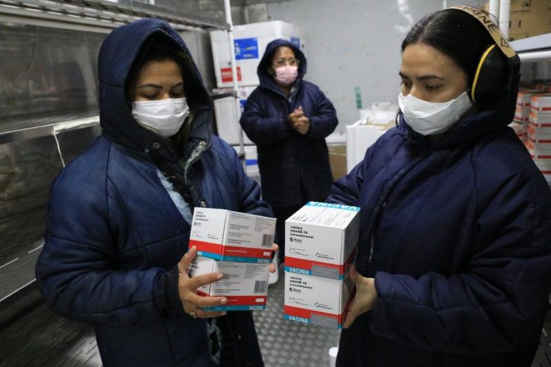 Governo do Amazonas recebe mais 14.930 de vacinas contra a Covid-19