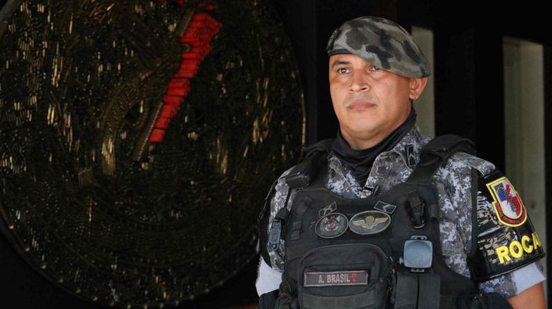 Mais de mil policiais militares receberam bonificação por armas apreendidas Mais de mil policiais militares receberam bonificação por armas apreendidas