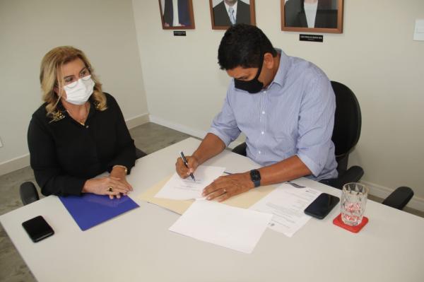 Bi Garcia conquista instalação da JUCEA em Parintins Bi Garcia conquista instalação da JUCEA em Parintins
