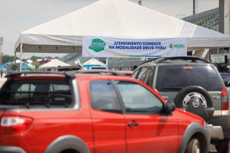 Vacina Amazonas: ‘A sensação é ótima’, diz idoso ao tomar dose de reforço no mutirão