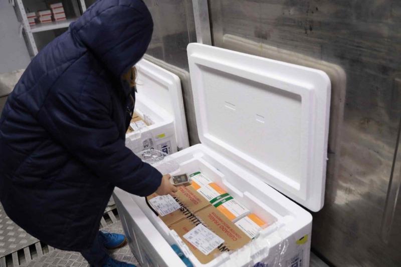 Governo do Amazonas recebe 108 mil doses de vacina contra a Covid-19
