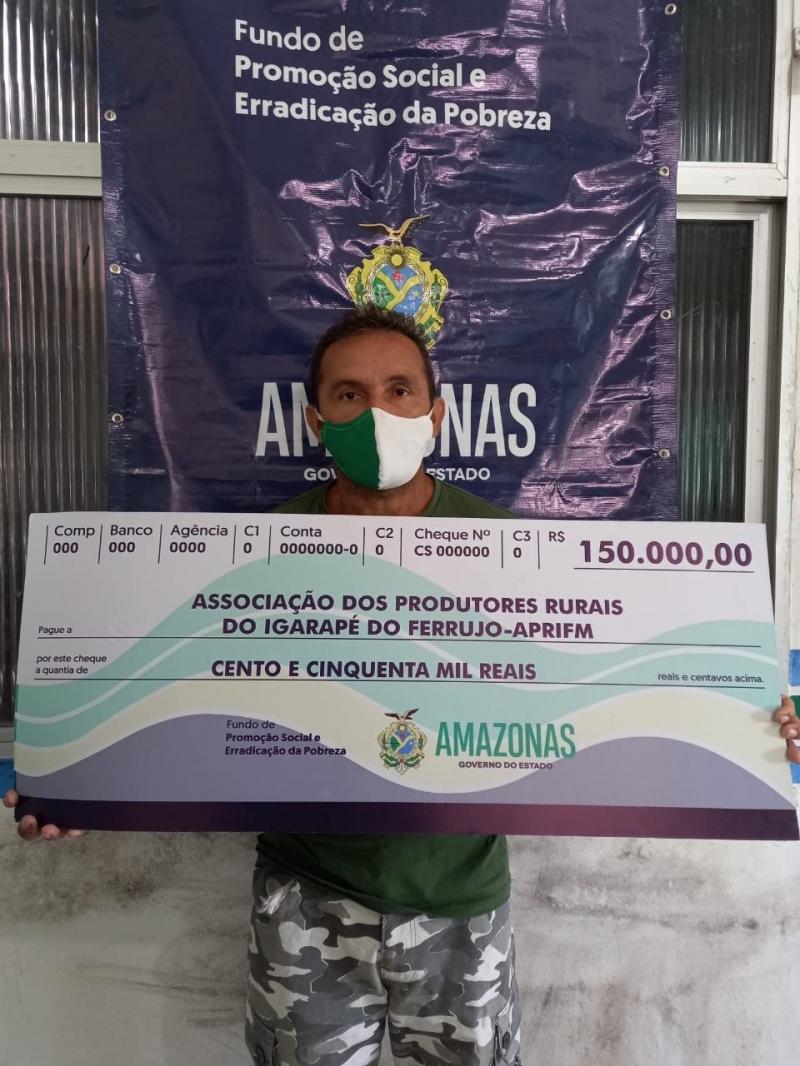 Governo do Estado entrega R$ 300 mil em cheques-pagamento a associações do setor primário em Maraã