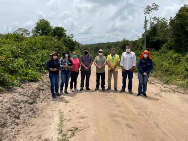 Márcia Baranda acompanha equipe do Incra e CEF em mais uma etapa do projeto de asfaltamento da Vila Amazônia 