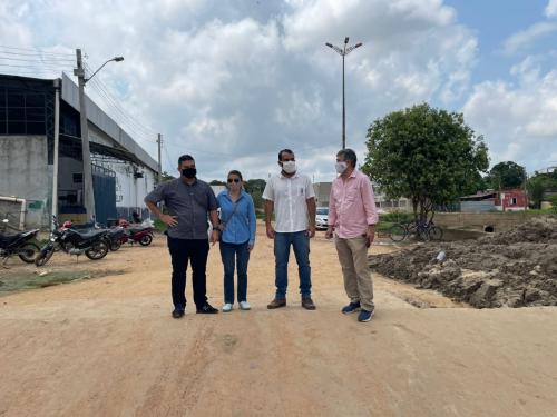 Caixa Econômica e Prefeitura de Parintins vistoriam obras no município