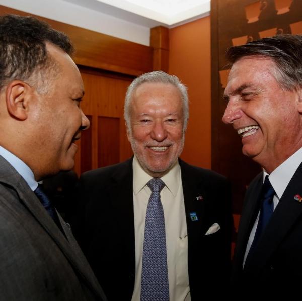 Alexandre Garcia é demitido da CNN após defender tratamento precoce