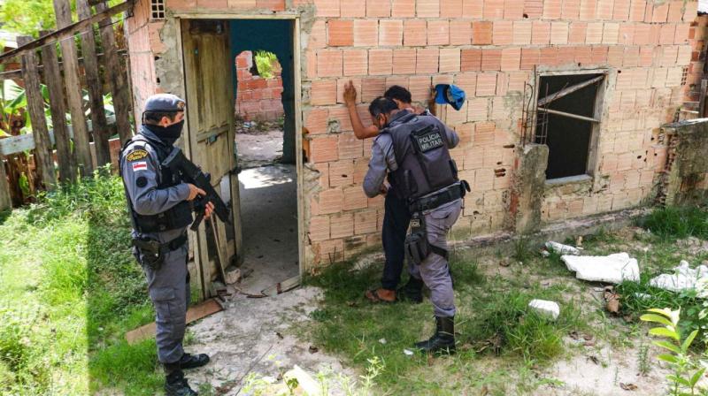 Cidade Mais Segura prende cinco pessoas e apreende armas de fogo com colombianos ligados ao tráfico Cidade Mais Segura prende cinco pessoas e apreende armas de fogo com colombianos ligados ao tráfico
