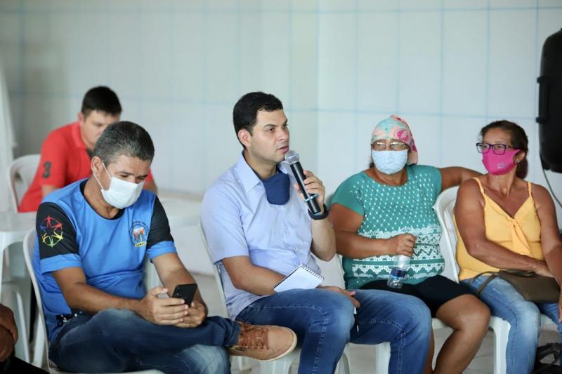 Saullo Vianna debate soluções de infraestrutura com moradores do Careiro Castanho