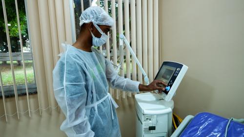 Primeiros pacientes são atendidos em leitos de UTI em Parintins, implantados pelo Governo do Estado