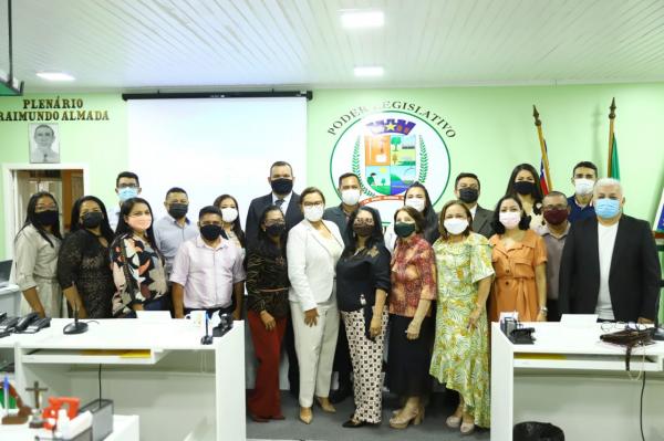 Márcia Baranda destaca excelência dos profissionais da educação municipal que ministraram aulas pelo rádio no pico da pandemia