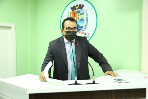 Massilon parabeniza os servidores públicos e volta a cobrar a realização do concurso em Parintins